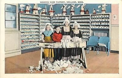 MI-HOLLAND-WOODEN SHOE FACTORY-CHILDREN-EARLY-T50145