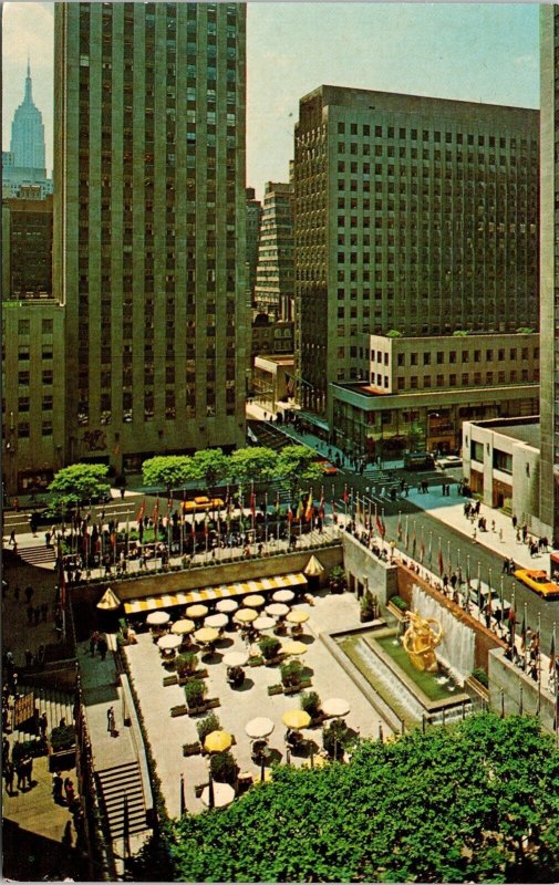 Plaza Rockefeller Center New York City Lower Plaza Outdoor Dining Postcard UNP 