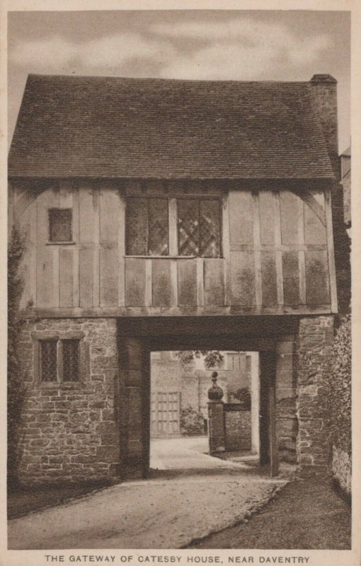 Northamptonshire Postcard - The Gateway of Catesby House, Near Daventry RS22723