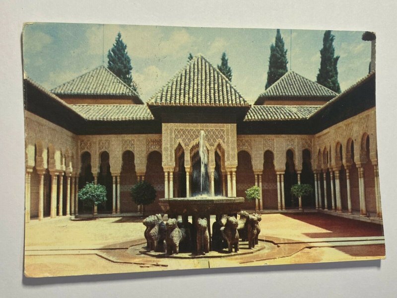 POSTED PICTURE SPAIN POSTCARD  - GRANADA ALHAMBRA LION`S PATIO   (KK3951) 