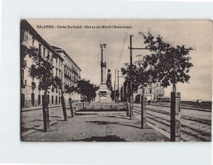 Postcard Statua del Martiri Salernitani Corso Garibaldi Salerno Italy