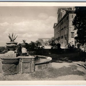 c1930s Frascati, Italy RPPC Villa Aldobrandini Sculpture Circular Pool A364