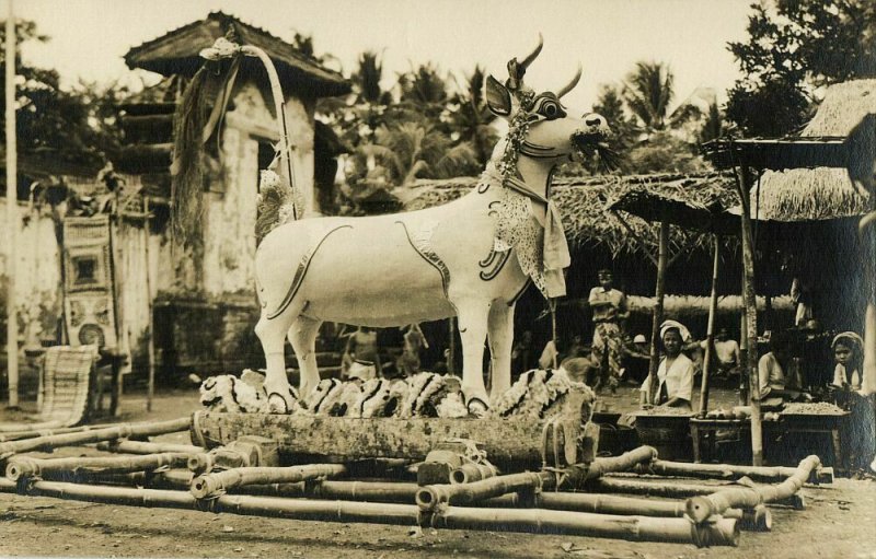 indonesia, BALI, Lembu Cremation Bull (1910s) RPPC Postcard