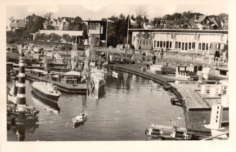 Vintage Postcard 1920's Miniatuurstad Madurodam Den Haag Harbor Complex NL RPPC