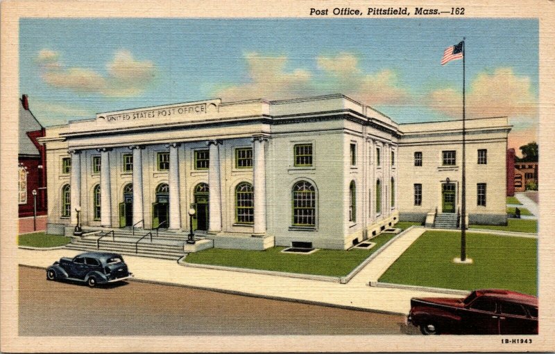 MA Pittsfield Massachusetts 1954 linen postcard POST OFFICE UNPOSTED