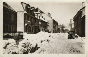 CPA MOUTHE - Hotel du Commerce et quartier du bas - en hiver (131251)