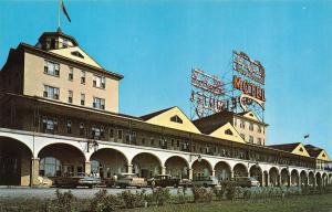 QEUBEC, Canada   MOTEL AUBERGE DU BLVD LAURIER~Cars   Roadside Chrome Postcard