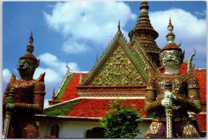 VINTAGE CONTINENTAL SIZED POSTCARD WAT ARUN TEMPLE OF DAWN THAILAND POSTED JAPAN