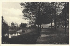 Netherlands Rotterdam Heemraadssingel met Waterval Vintage Postcard 03.83