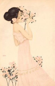 Artist Raphael Kirchner  Post Card M.M. Vienne unused big crease near bottom ...