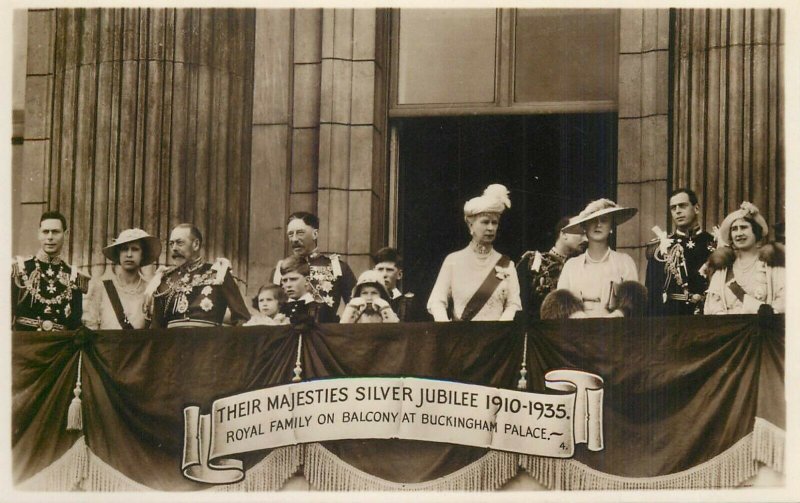 Silver Jubilee 1910-1935 the ceremony royal family on balcony buckingham palace