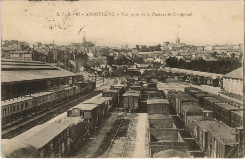 CPA Angouleme- vue prise de la Passerelle Chaignaud FRANCE (1073813)