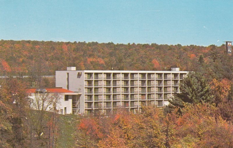 10898 Howard Johnson's Motor Lodge, Lake Harmony, Pocanos, Pennsylvania