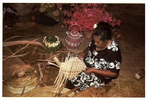 Woman Weaving Specially Prepared Leaves of the Hala Tree Lauhala Hawaii Postcard