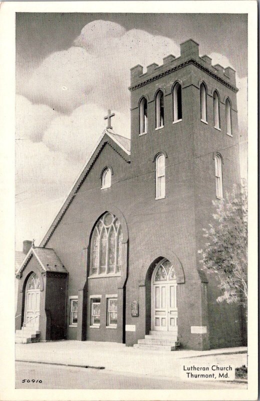 View of Lutheran Church, Thurmont MD Vintage Postcard O59