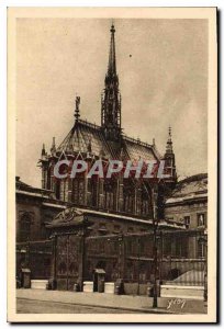 Postcard Old Paris while strolling the Sainte Chapelle and the Grid Courthouse