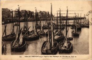 CPA Le TRÉPORT La Flotille des Pecheurs et l'Entrée du Port (415886)