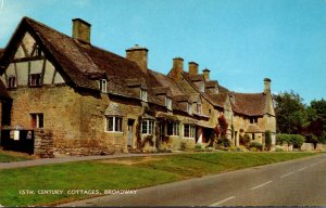 England Broadway 15th Century Cottages