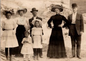 RPPC  Family Photo  Ladies With Large Hats    Postcard