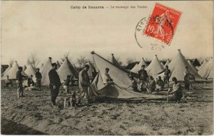 CPA Sissonne Le Montage des Tentes FRANCE (1052013)