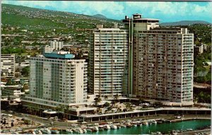 Postcard HOTEL SCENE Honolulu - Waikiki Hawaii HI AN7763