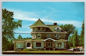 Centerville IA Johnson Funeral Home Maple Ave Iowa Postcard G41