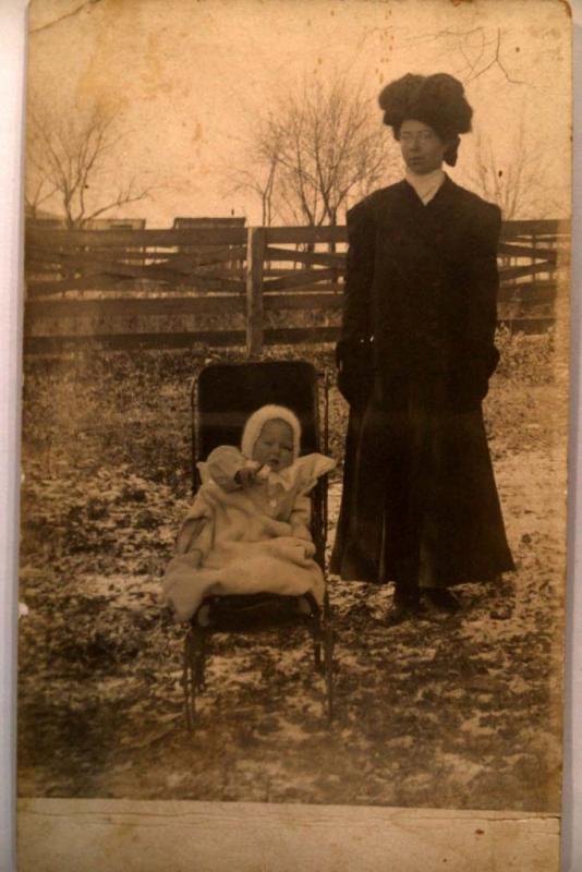 pre-1918 rppc BABY IN ANTIQUE BABY CARRIAGE Nice Postcard y0648