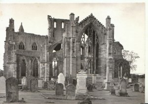 Scotland Postcard - Melrose Abbey from The East - Roxburghshire - Ref TZ10765