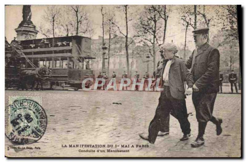 Old Postcard The May 1st demonstration in Paris of Conduct & # 39un protester...