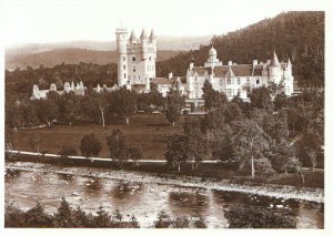 Scotland Postcard - Balmoral Castle - Deeside - Aberdeenshire - Ref TZ8350