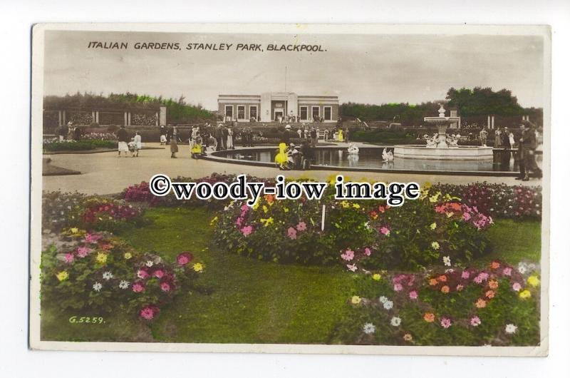 tq1574 - Lancs - Italian Gardens in Bloom, Stanley Park, in Blackpool - postcard