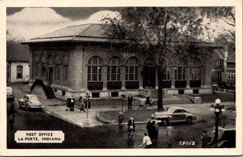 Postcard U.S. Post Office in La Porte, Indiana