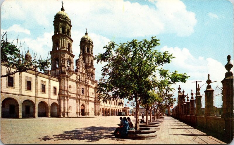 Courtyard Basilic Zapopan Guadalajara Jal Mexico Postcard VTG UNP Vintage Unused 