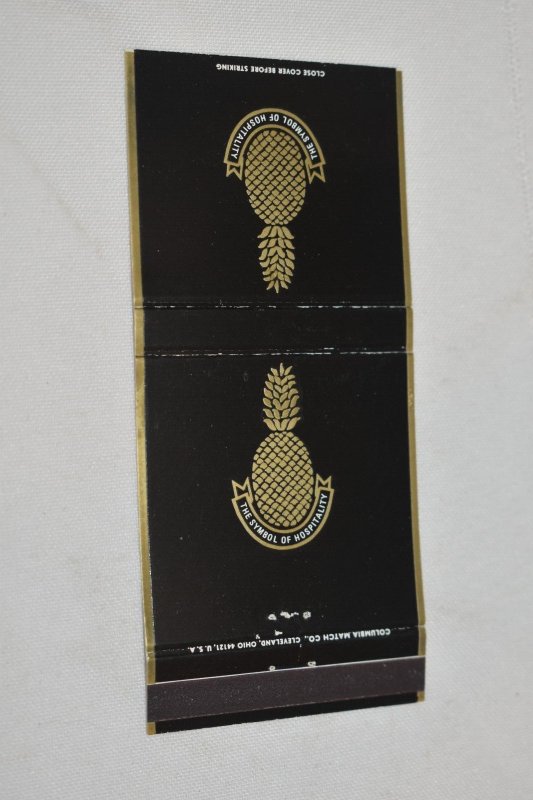 Hospitality House Pineapple Williamsburg Virginia 30 Strike Matchbook Cover