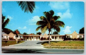 Roadside~West Palm Beach FL~The Bella Motor Lodge~North On US 1~Vintage Postcard