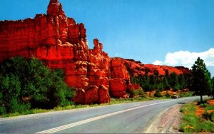 Utah Approach To Bryce Canyon Highway In Red Canyon