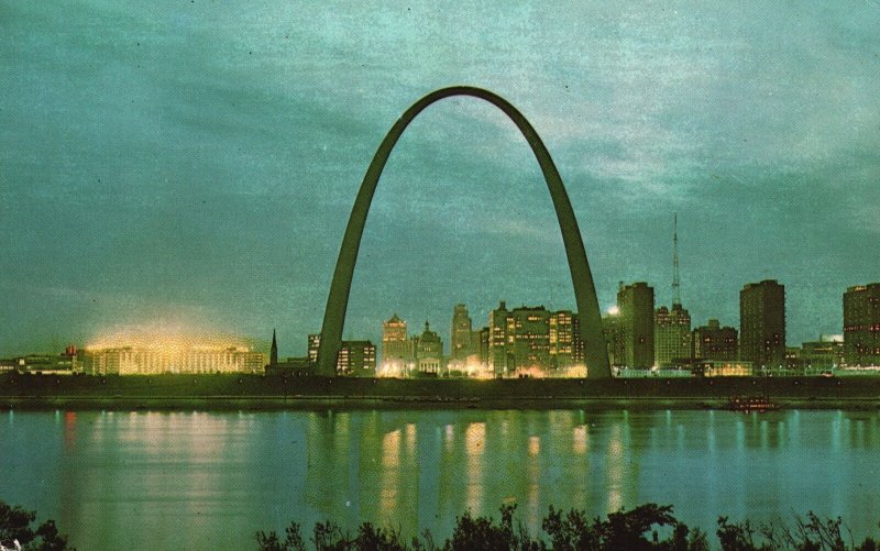 Vintage Postcard 1970 Gateway Arch Tallest National Monument St. Louis Missouri