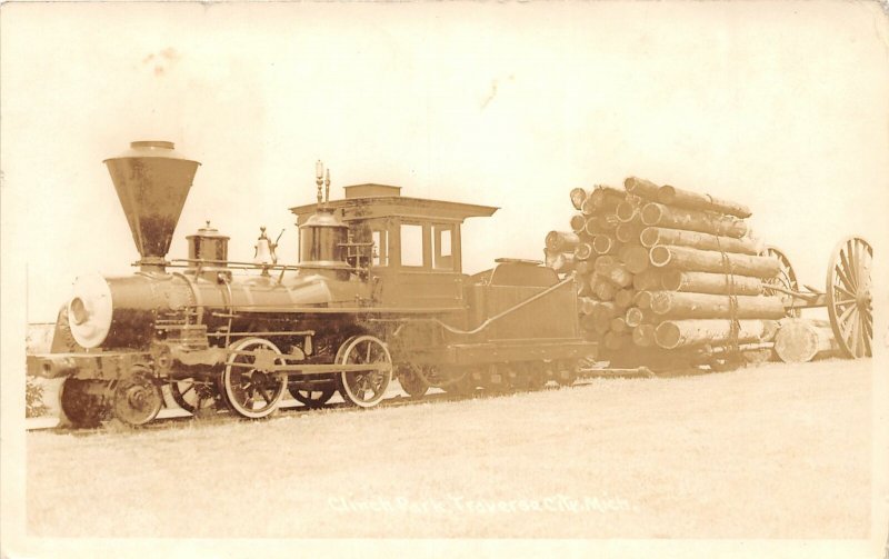 G69/ Traverse City  Michigan RPPC Postcard 1942  Clinch Park Locomotive