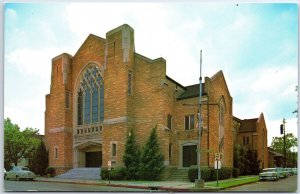 VINTAGE POSTCARD THE FIRST BAPTIST CHURCH AT LITTLE ROCK ARKANSAS 1960s