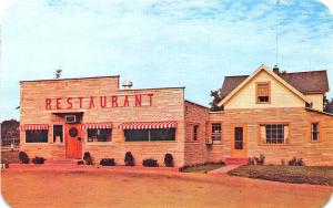 Wittenberg WI Rades Restaurant & Bus Station Postcard