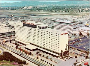 CA, Los Angeles HYATT HOUSE HOTEL~LA AIRPORT Runway Bird's Eye View 4X6 Postcard