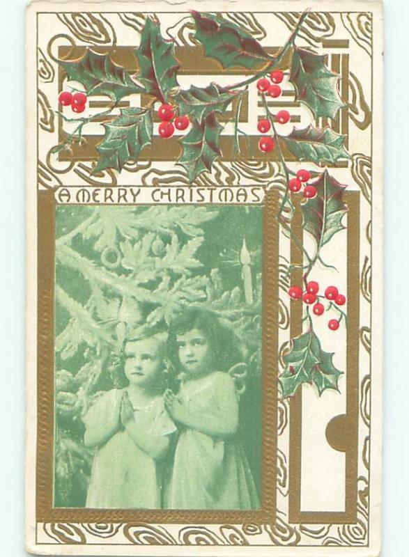 Divided-Back KIDS AT CHRISTMAS SCENE Great Postcard W8389