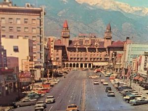 Postcard  Birdseye View of Pikes Peak Avenue, Colorado Springs, CO.   X1