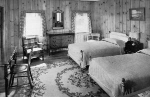 Brant Lake, New York - Point O'Pines Lodge Deluxe Cottage - c1940