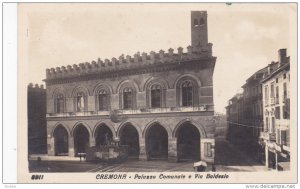 RP: Cremona , Italy , 00-10s : Palazzo Comunale e Via Baldesle
