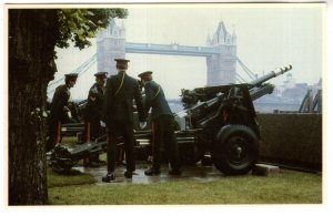 Royal Salute, Tower Bridge, Royal Family 1982