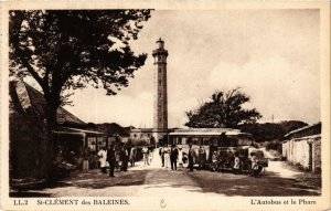 CPA St Clément des Baleines. Autobus et le Phare. (667188)