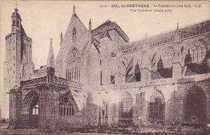 France Dol de Bretagne La Cathedrale cote Sud