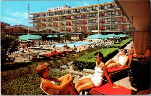Vintage Postcard- Marriott Motor Hotel- Washington DC- KM6