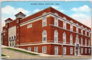 VINTAGE POSTCARD THE MASONIC TEMPLE AT SIOUX CITY IOWA POSTED 1940